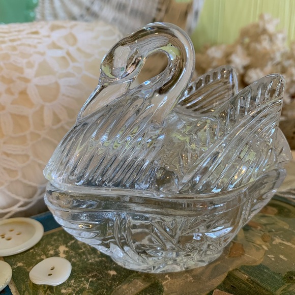 Vintage Crystal Swan Box 🦢 - Picture 12 of 13
